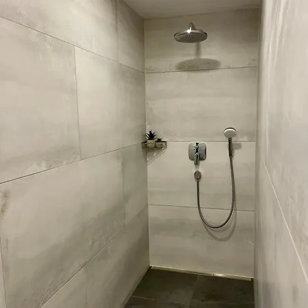 Erdgeschoss Bergzit- Mit Hallenbad Und Sauna *